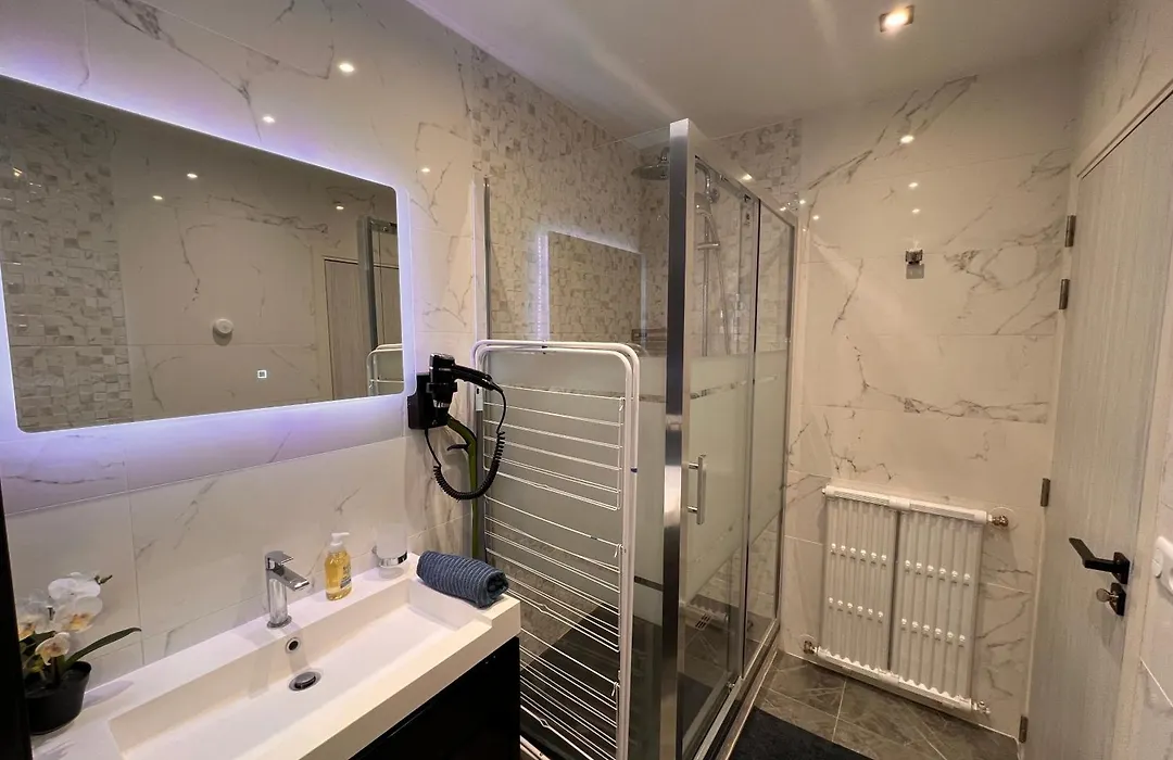 Chic Studio For 4 On Champs Elysees Avenue-1