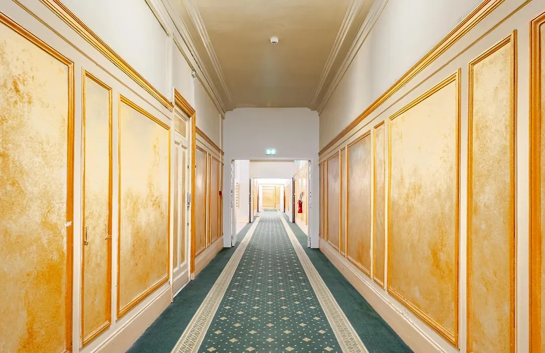 Chic Studio For 4 On Champs Elysees Avenue-1