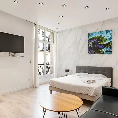 Chic Studio For 4 On Champs Elysees Avenue-2